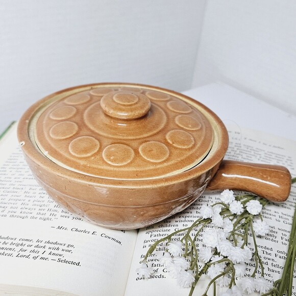 Vintage USA Stoneware Lidded  Pottery Soup Chili Bean Crock Terracotta Medallion - Picture 11 of 11